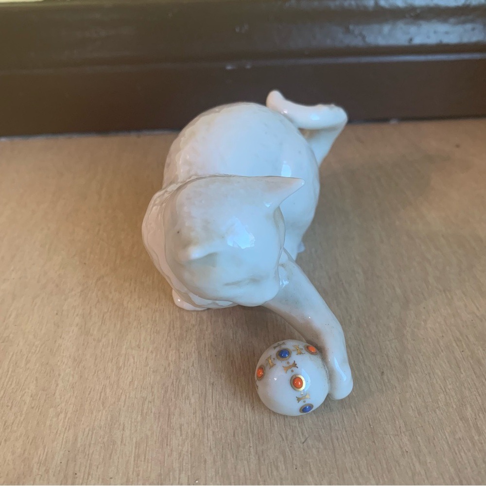 LENOX Cat Figurine Porcelain Playful Kitten Ball HandPainted Vintage Collectible - Picture 2 of 8